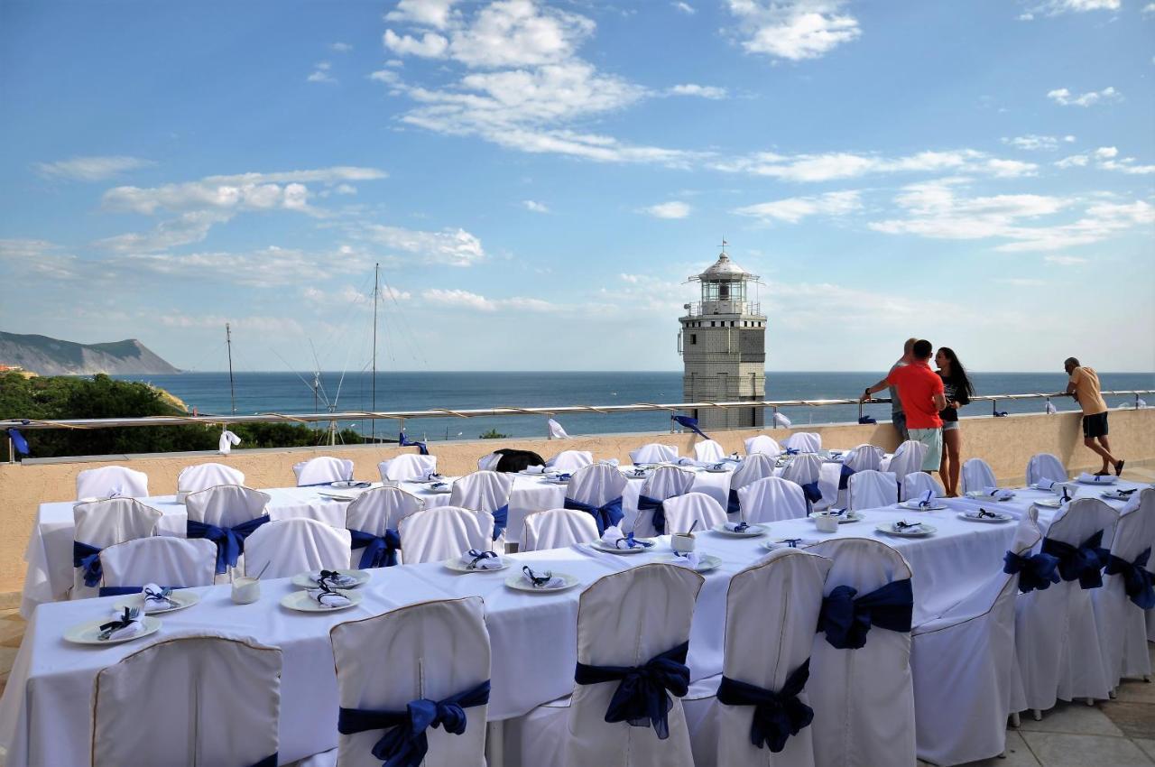 Bospor Hotel Anapa Exterior photo